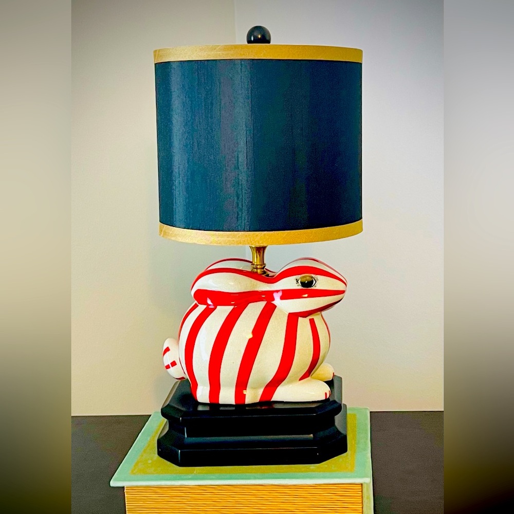 VTG Red White Stripe Bunny Rabbit table lamp desk/bed/bar includes shade